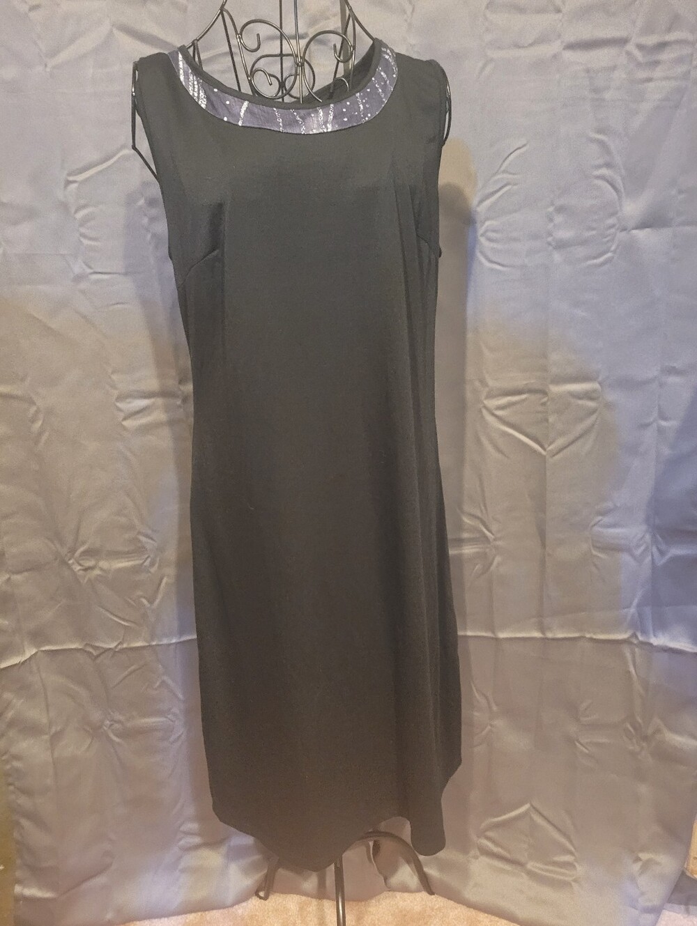 Classic Black Sleeveless Shift Dress with Metallic Collar